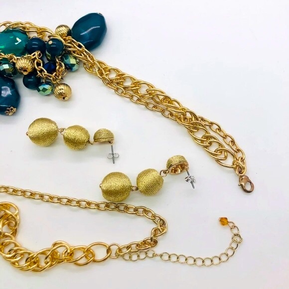 Vintage Blue Crystal Necklace & Gold Wrap Earrings 💙 - Picture 5 of 12